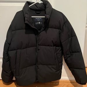 Abercrombie & Fitch Men’s Relaxed Fit, Cropped Puffer Coat Size Small (EUC)